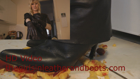 girlleatherpantsbootsglovescrushpunch.jpg