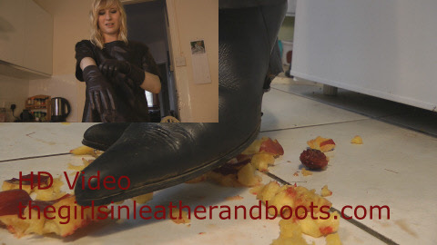 girlleatherpantsbootsglovescrushpunch.jpg